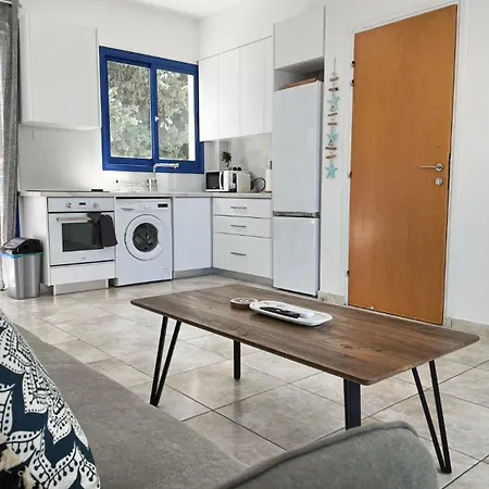 Diana Oasis 1b, Pool, Center Apartment *
